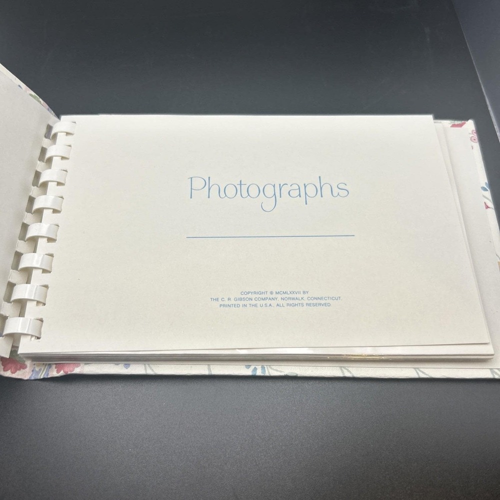 VTG C.R. Gibbson Grandmother's Pride & Joy Photo Album 4X6 Pics New Cottagecore - Picture 2 of 9